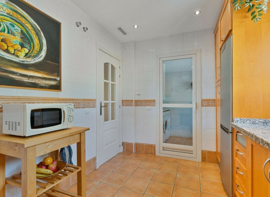 Resale - Apartment -
Ojén