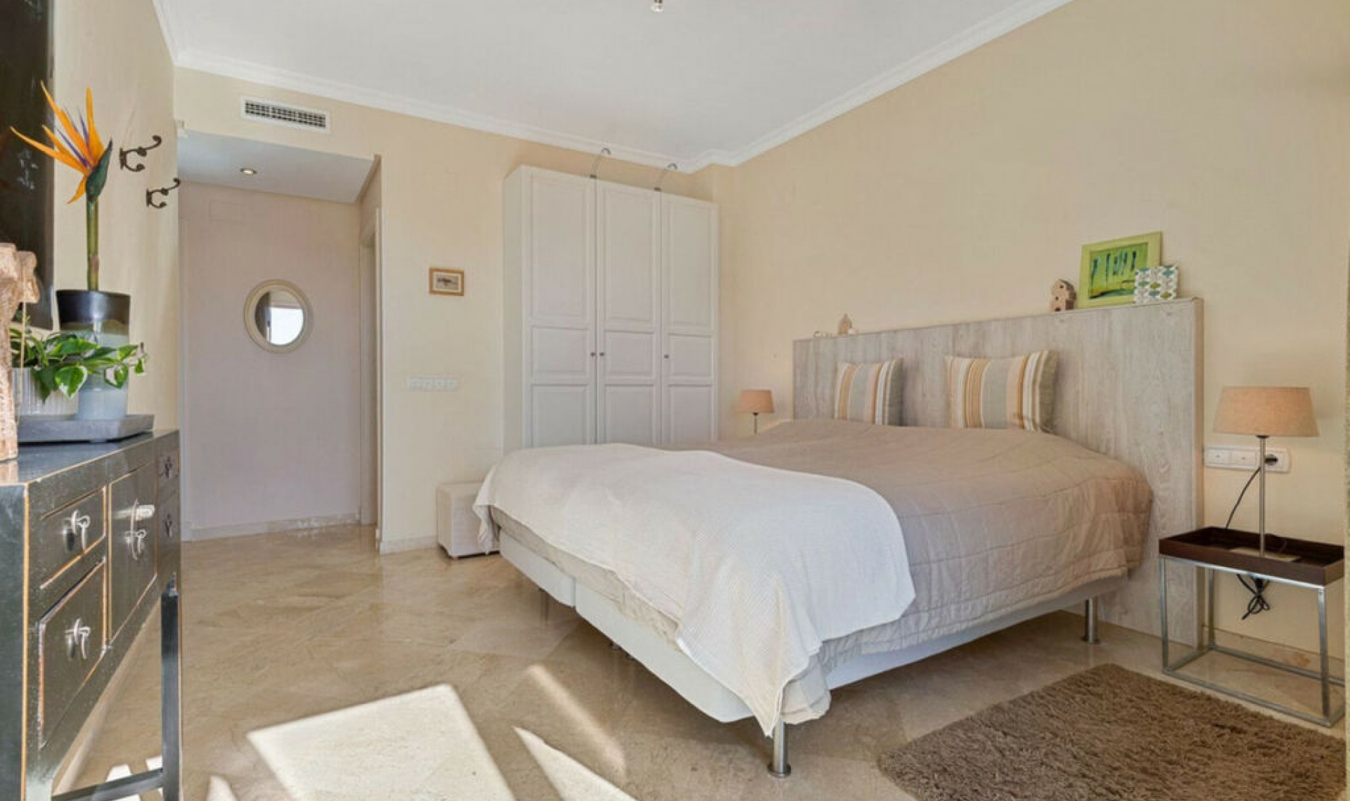 Resale - Apartment -
Ojén