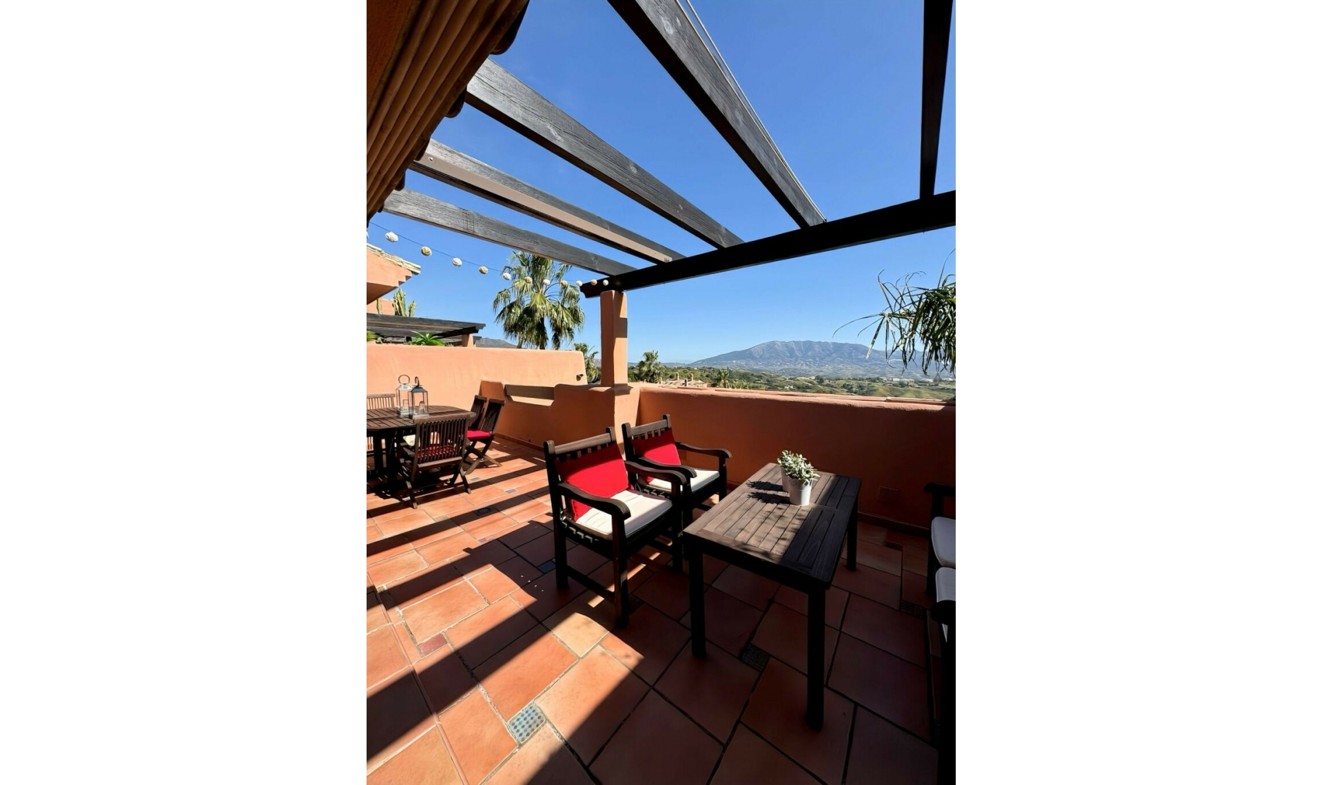 Resale - Apartment -
Ojén