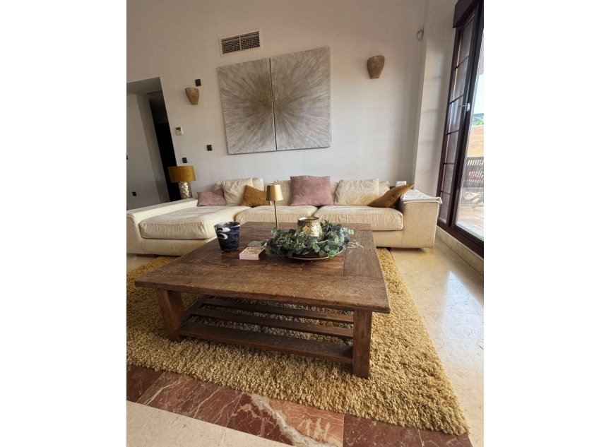 Resale - Apartment -
Ojén