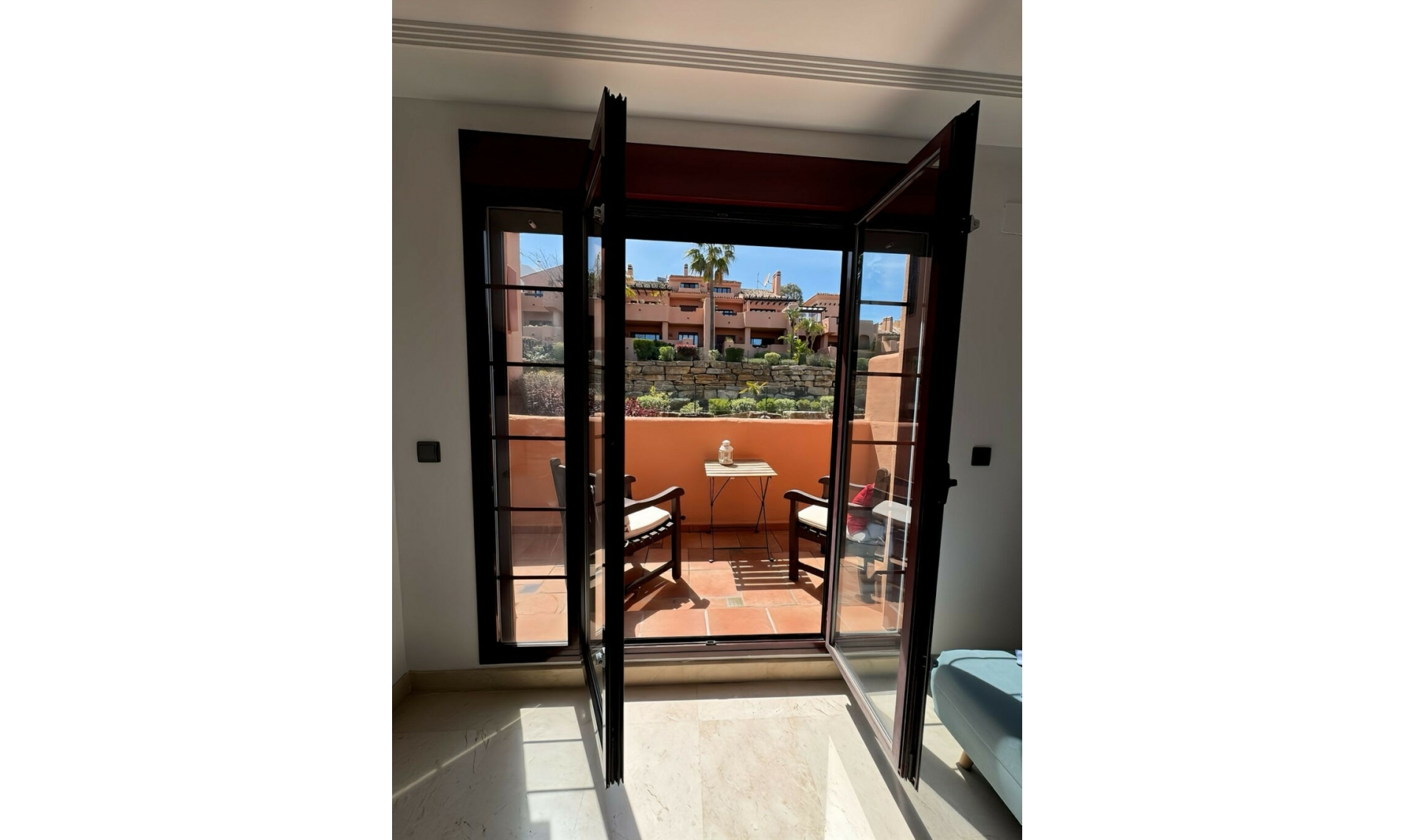 Resale - Apartment -
Ojén