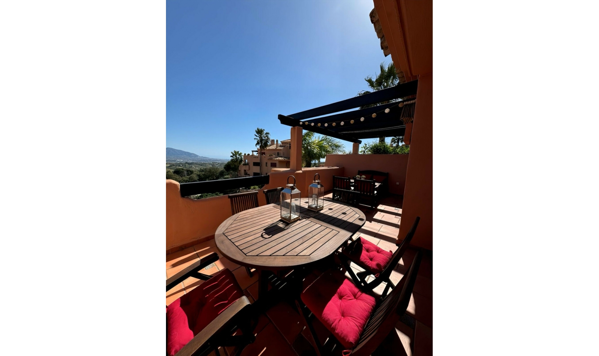 Resale - Apartment -
Ojén