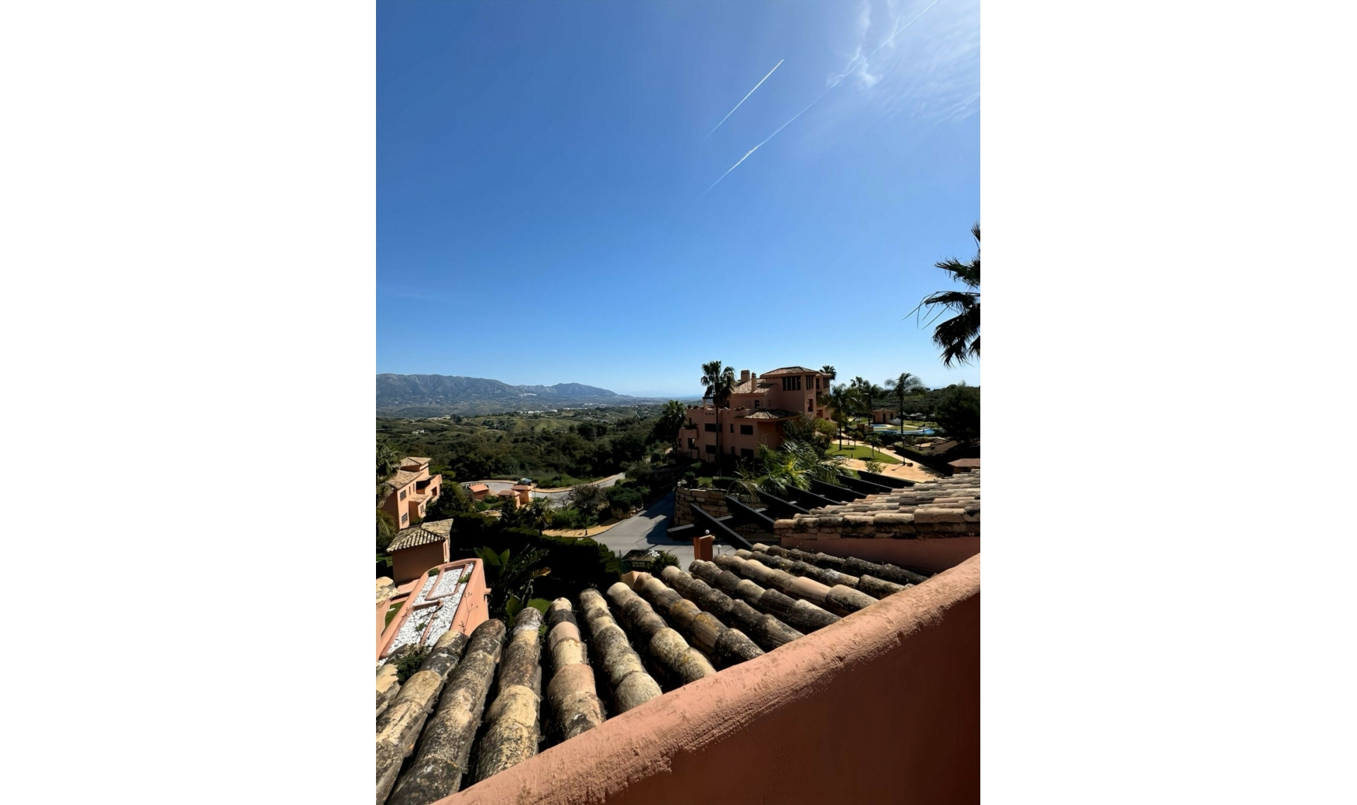 Resale - Apartment -
Ojén