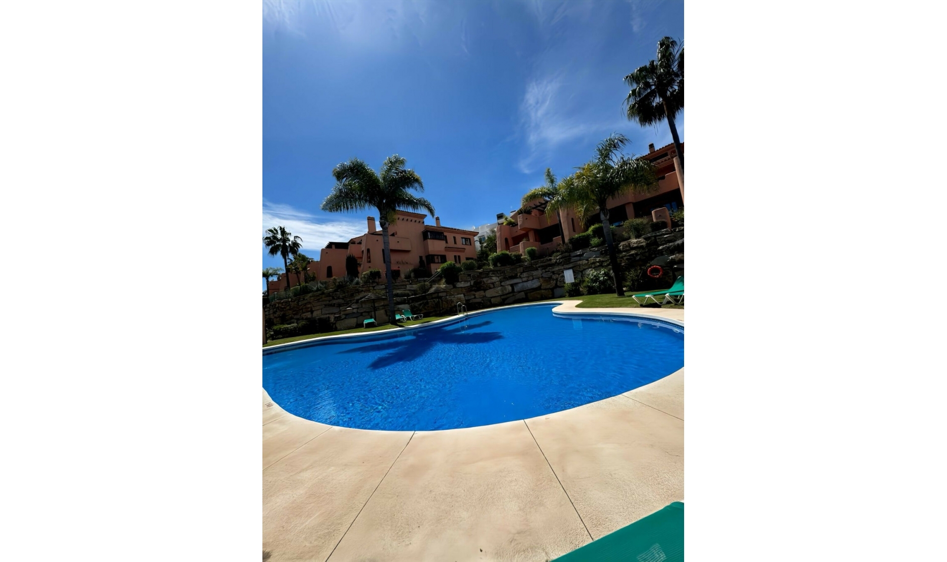 Resale - Apartment -
Ojén