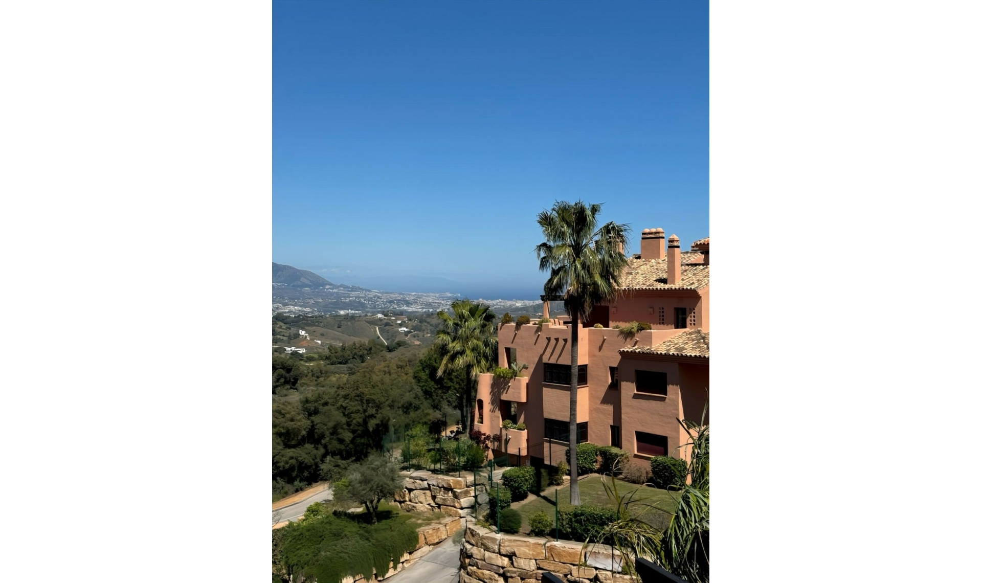 Resale - Apartment -
Ojén