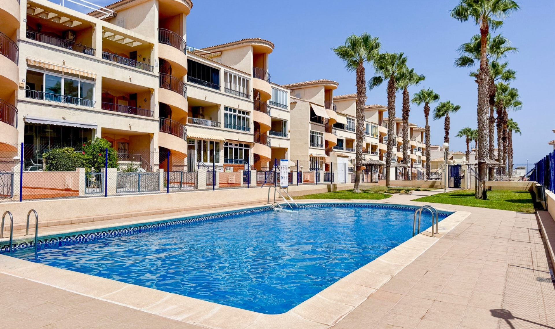 Resale - Apartment -
Orihuela Costa - Los Altos