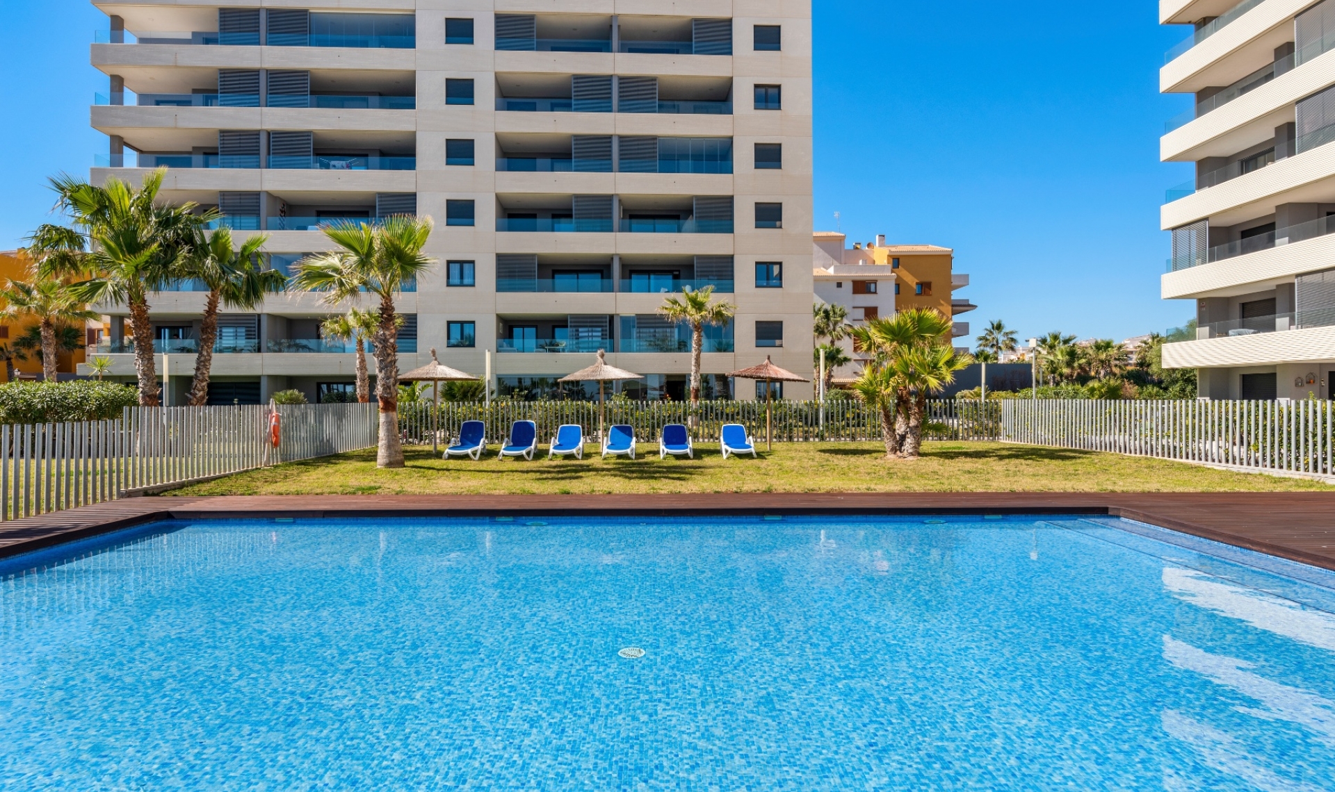 Resale - Apartment -
Orihuela Costa - Punta Prima