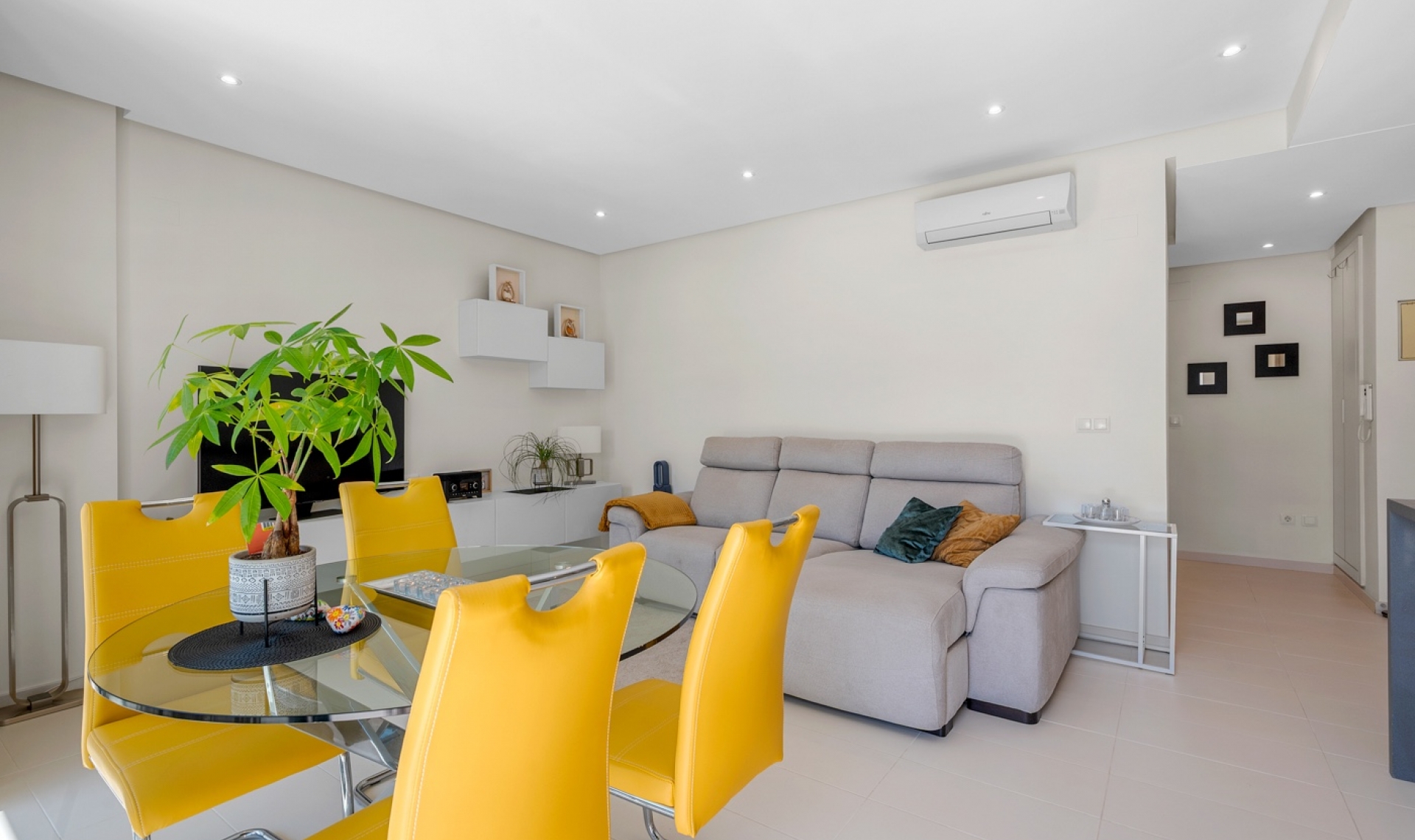 Resale - Apartment -
Orihuela Costa - Punta Prima