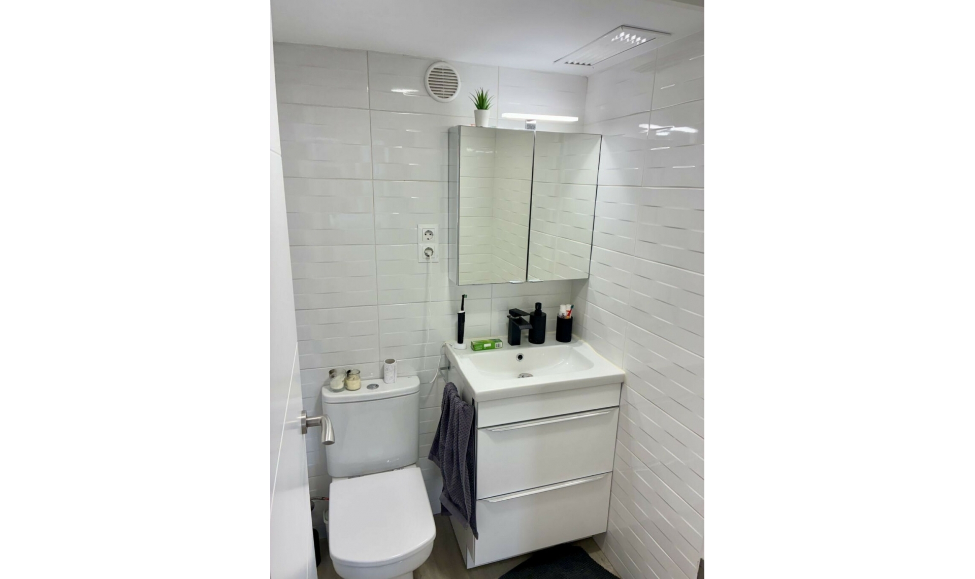 Resale - Apartment -
Playa de San Juan