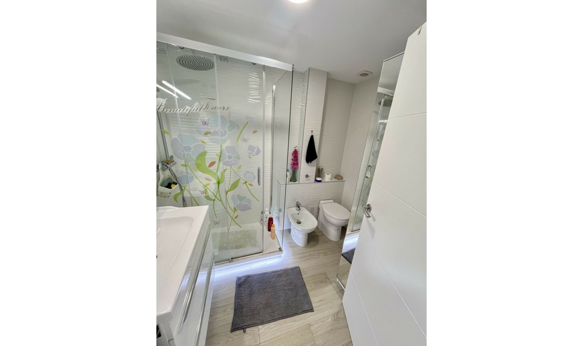 Resale - Apartment -
Playa de San Juan