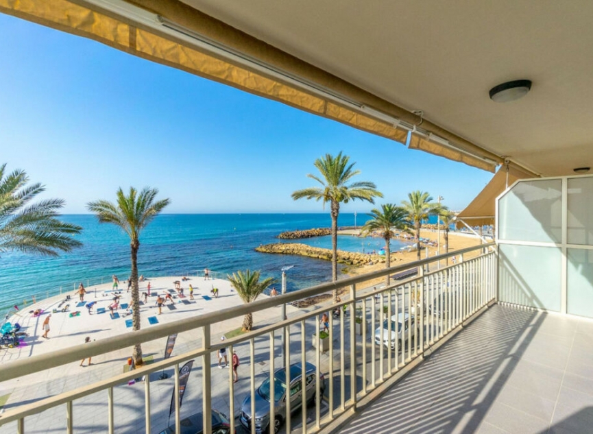 Resale - Apartment -
Playa Del Cura