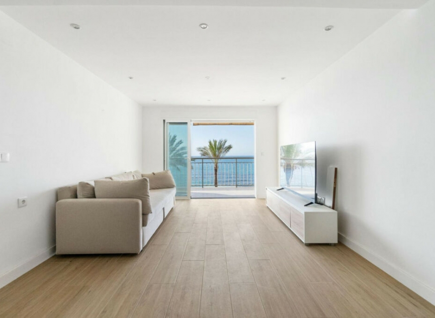Resale - Apartment -
Playa Del Cura