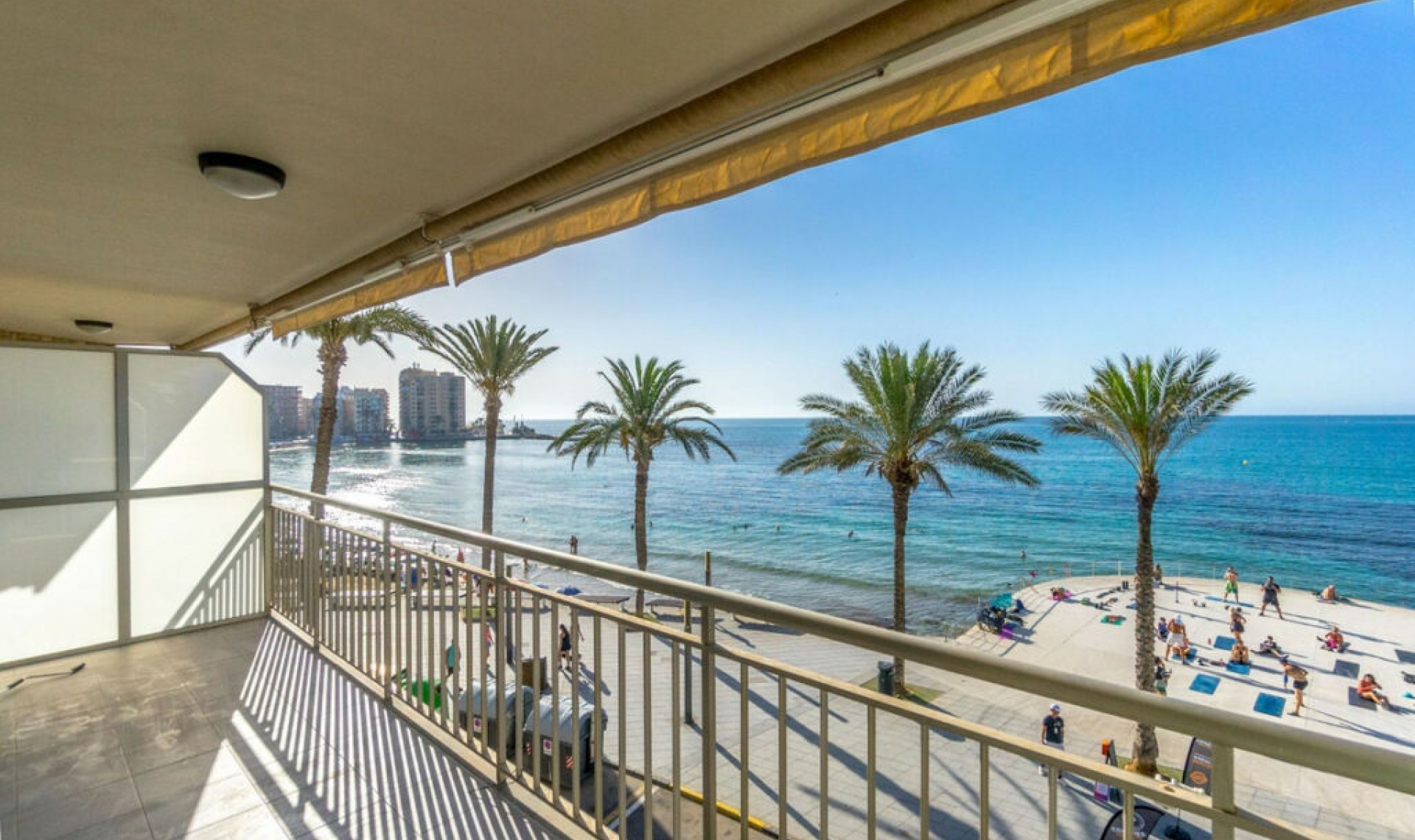 Resale - Apartment -
Playa Del Cura