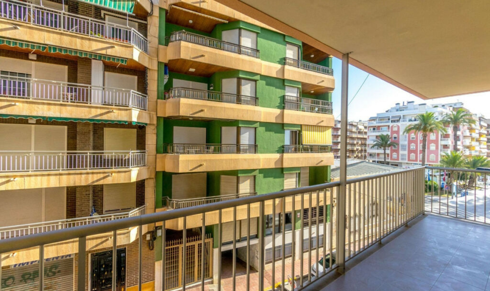 Resale - Apartment -
Playa Del Cura