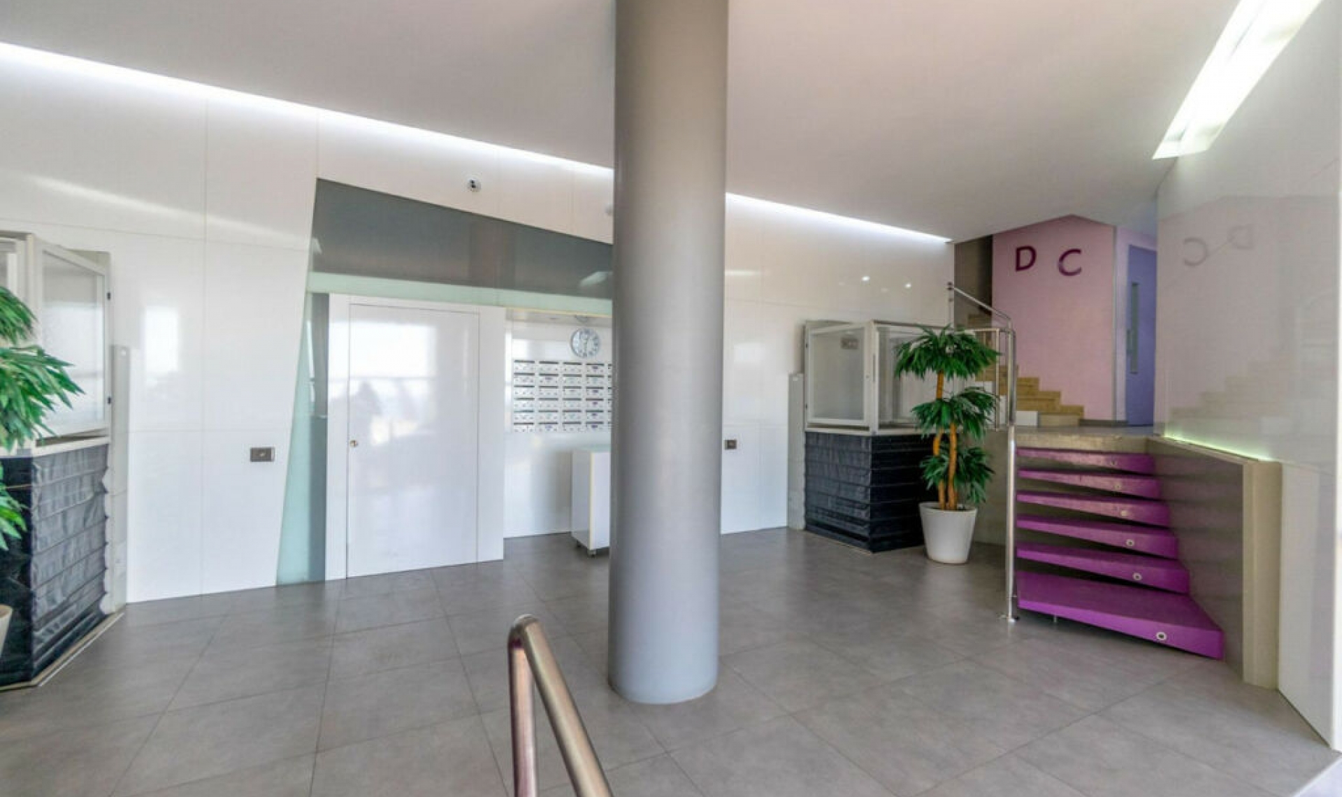 Resale - Apartment -
Playa Del Cura