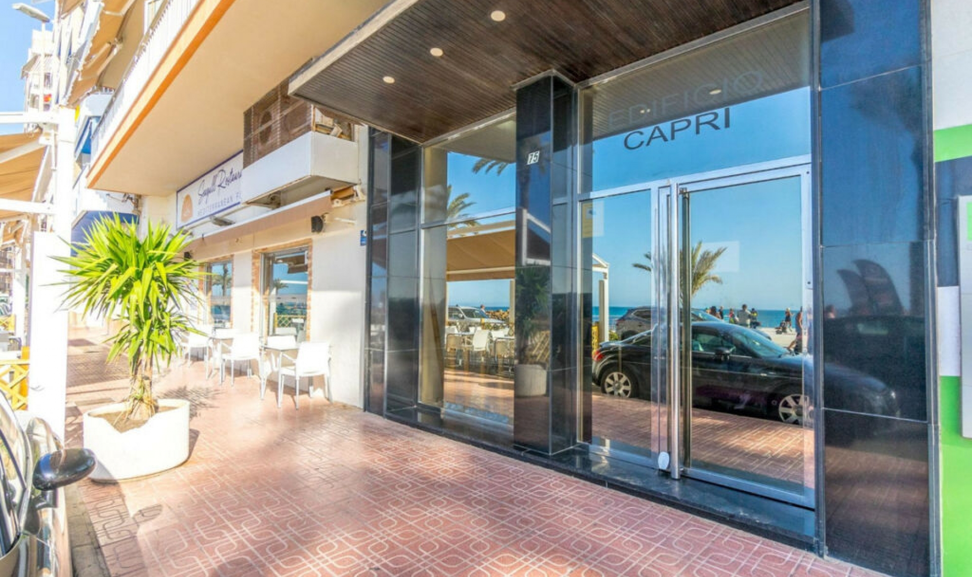 Resale - Apartment -
Playa Del Cura