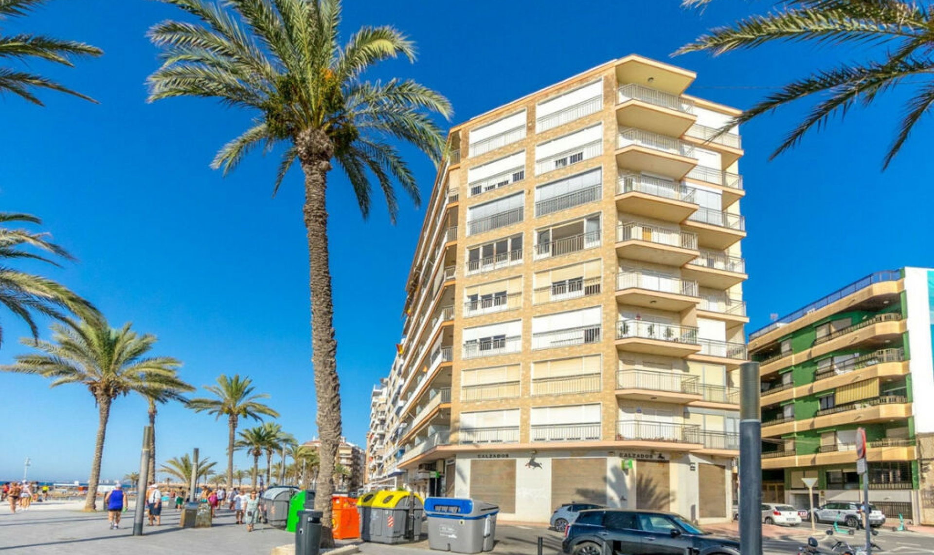 Resale - Apartment -
Playa Del Cura
