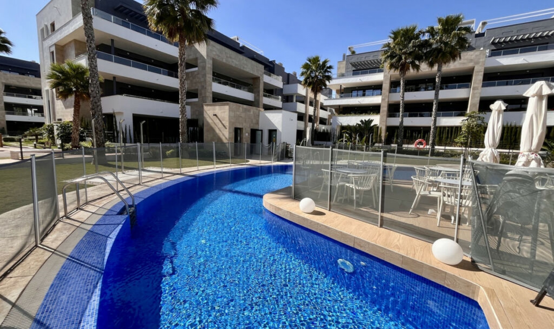 Resale - Apartment -
Playa Flamenca