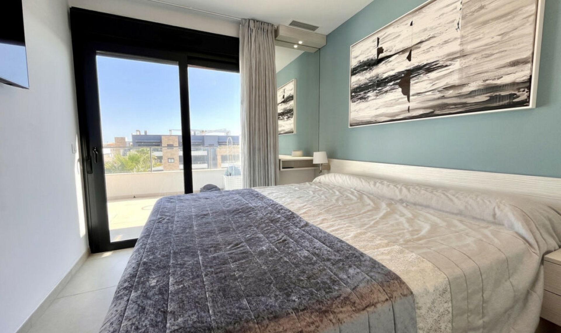 Resale - Apartment -
Playa Flamenca