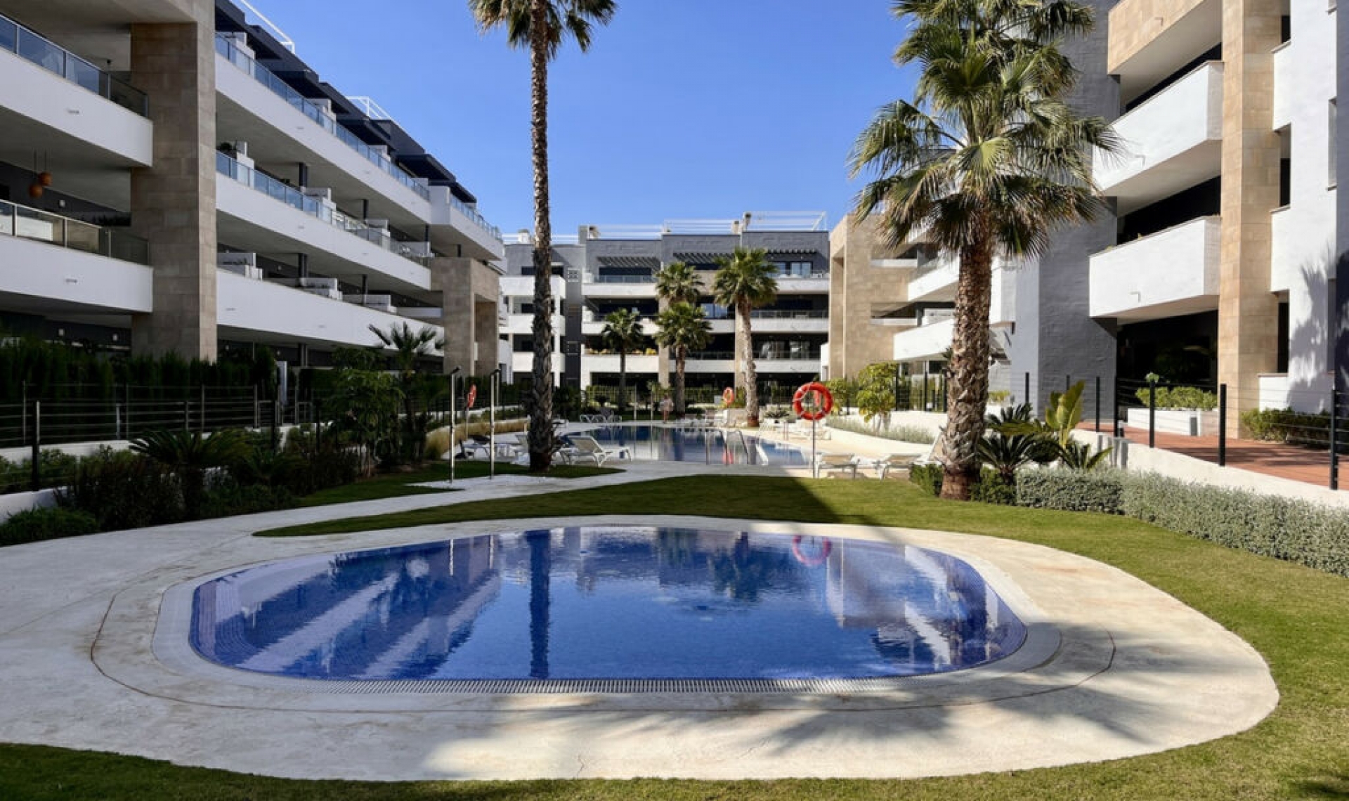Resale - Apartment -
Playa Flamenca