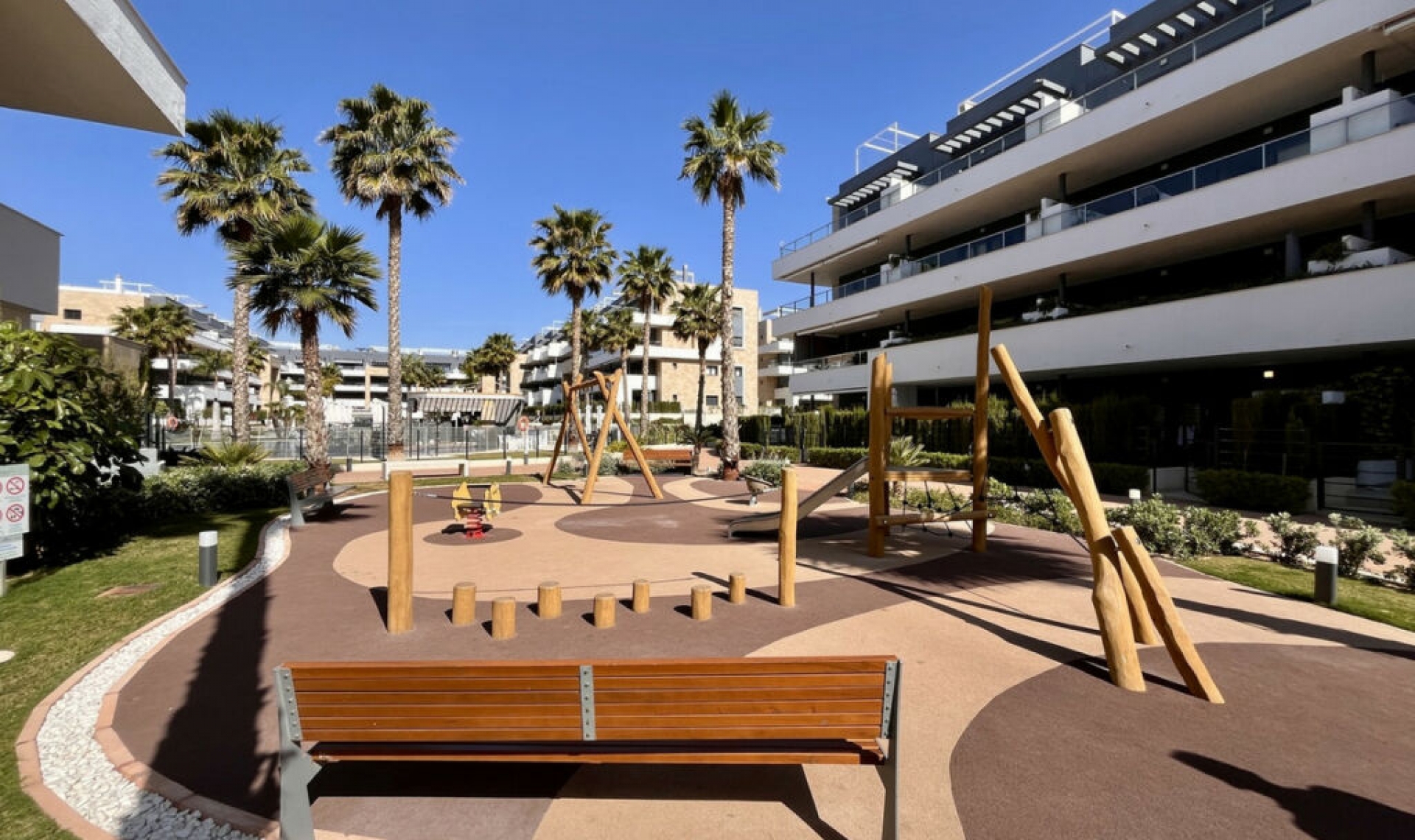Resale - Apartment -
Playa Flamenca