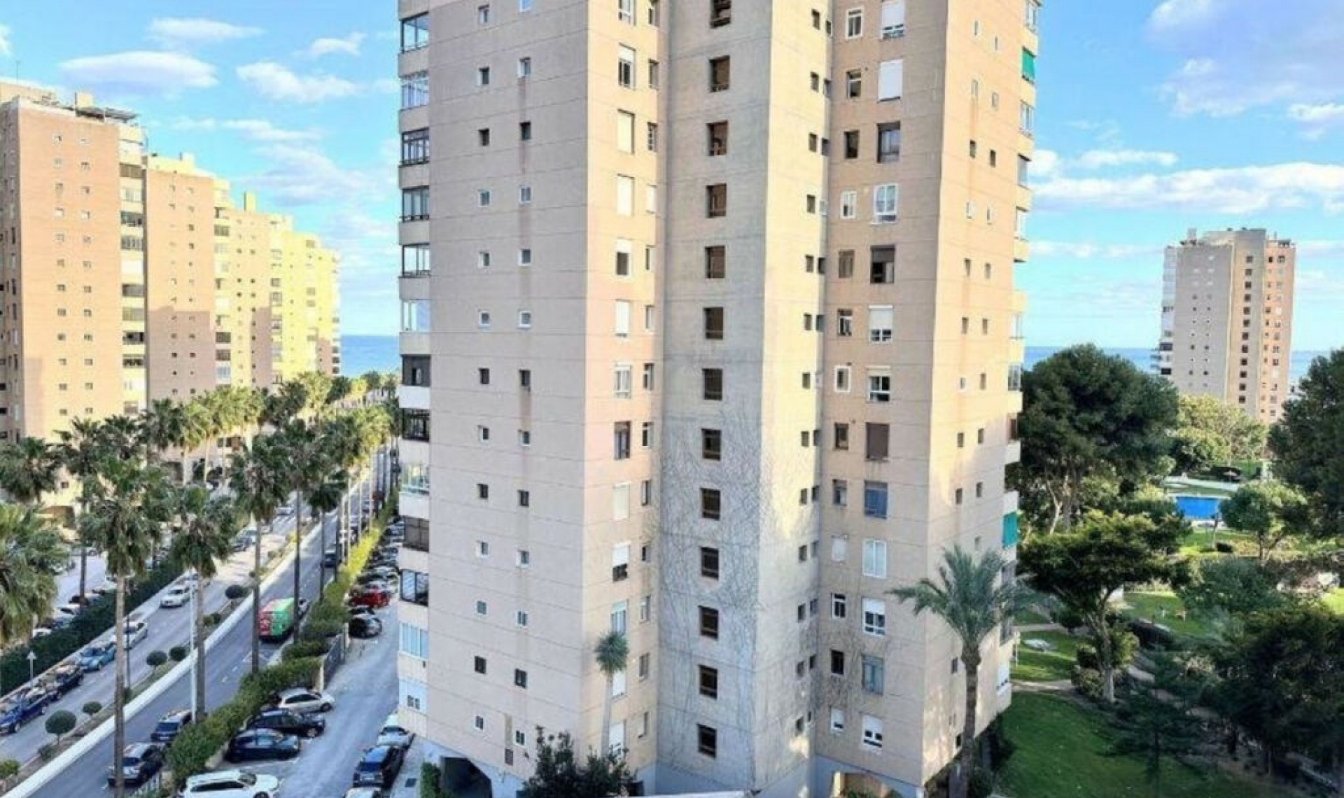 Resale - Apartment -
Playamar