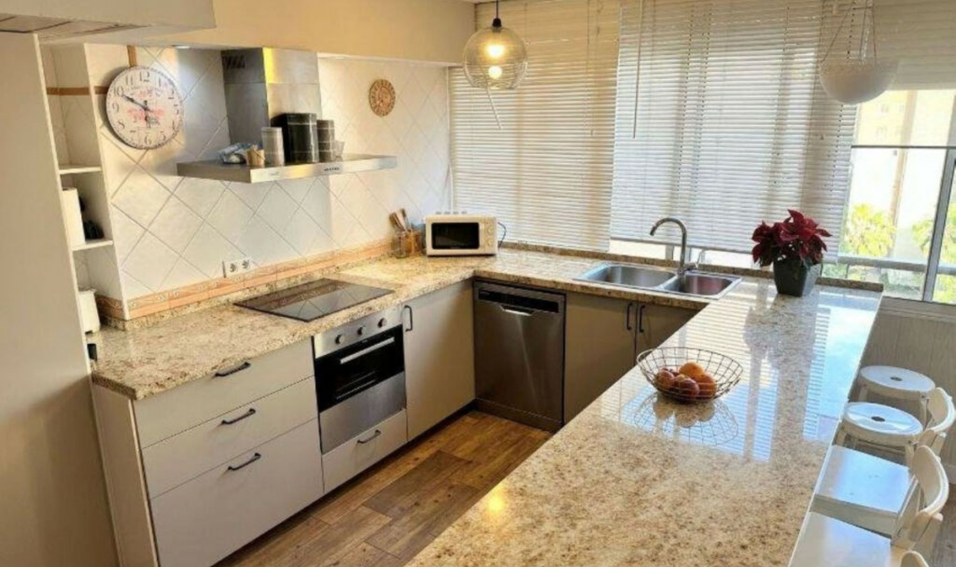 Resale - Apartment -
Playamar