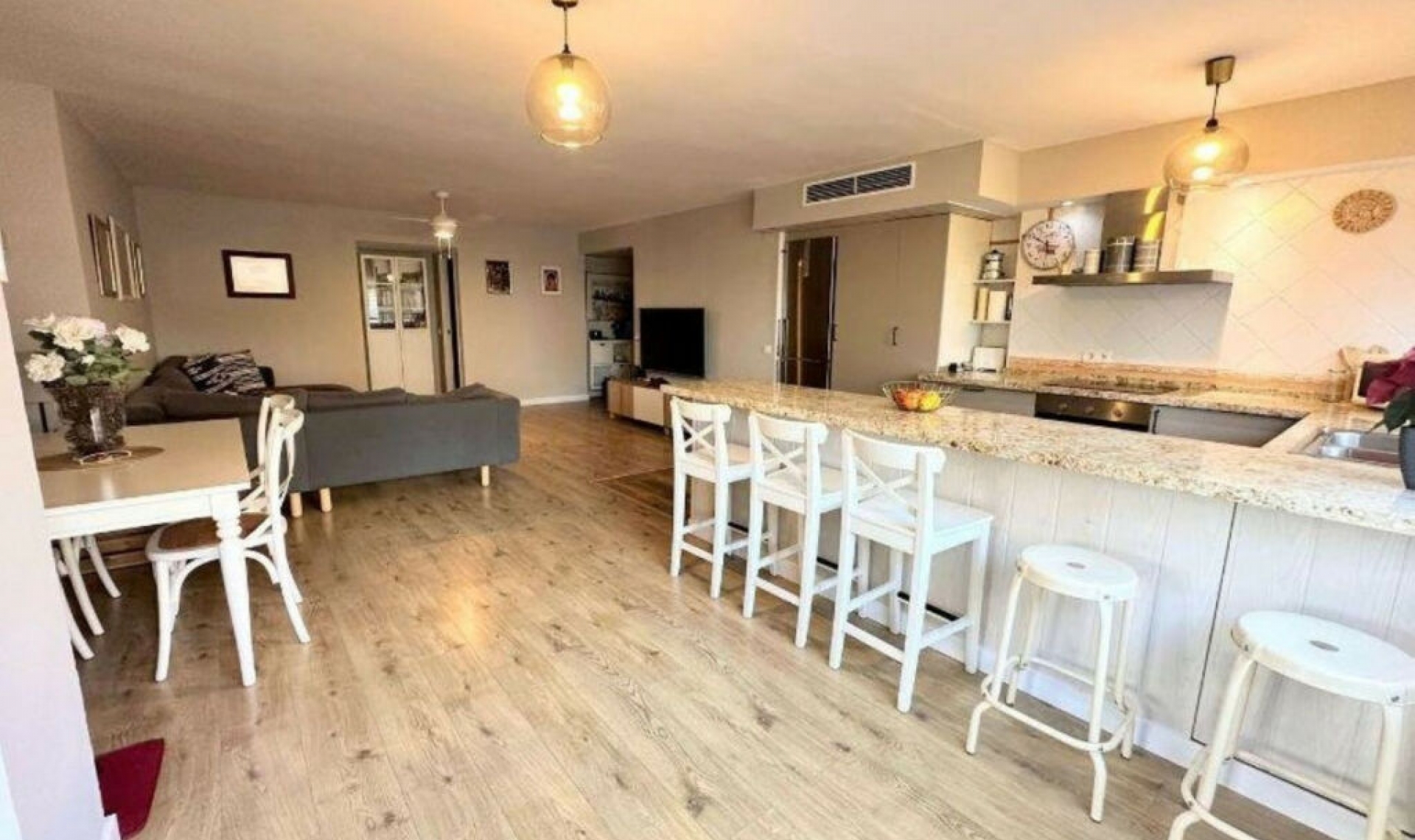 Resale - Apartment -
Playamar