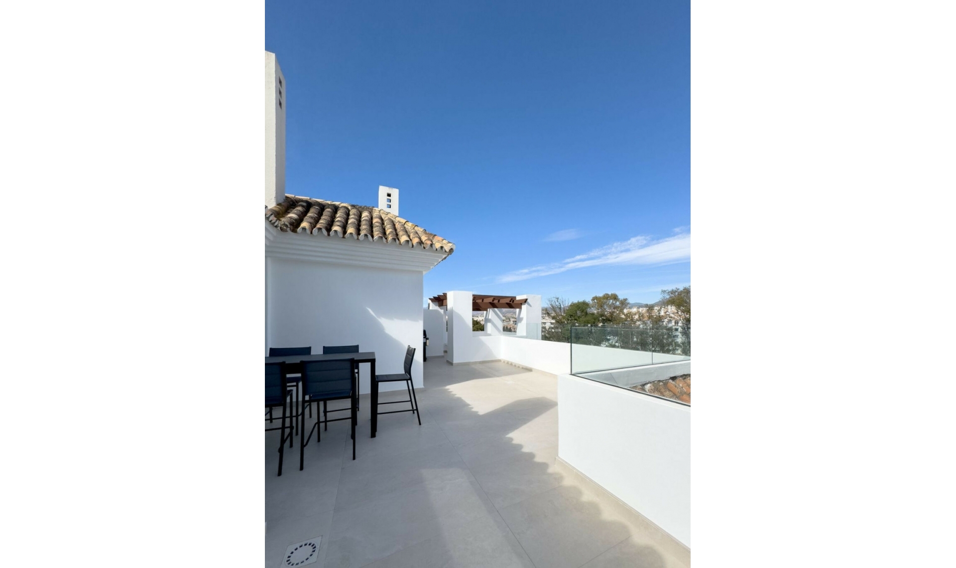 Resale - Apartment -
Puerto Banús