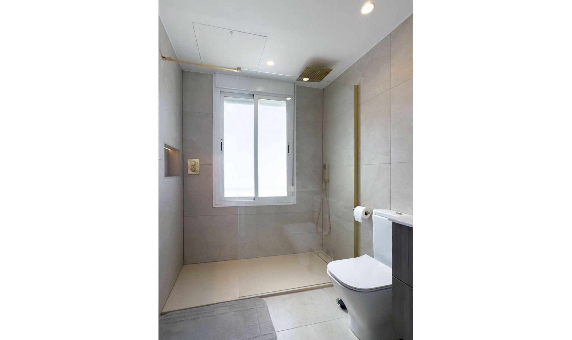 Resale - Apartment -
Puerto Banús