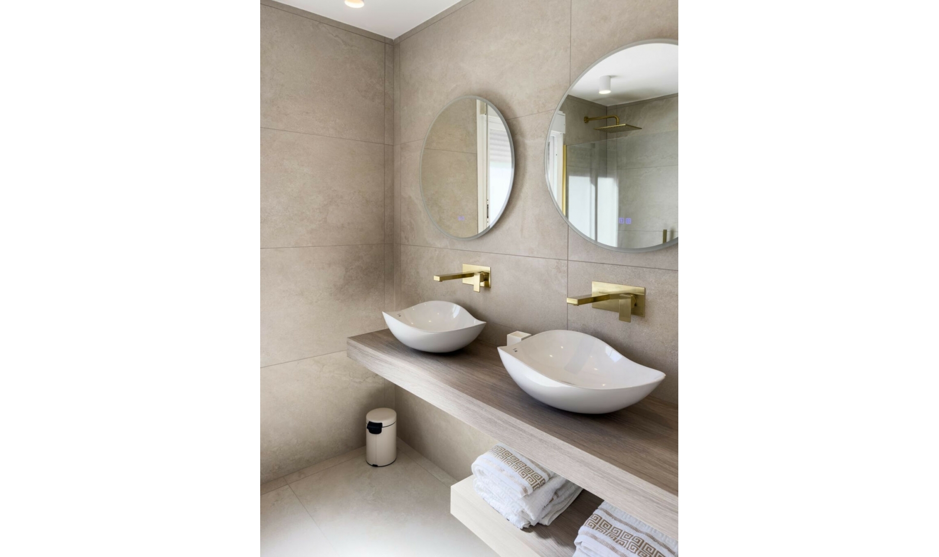 Resale - Apartment -
Puerto Banús