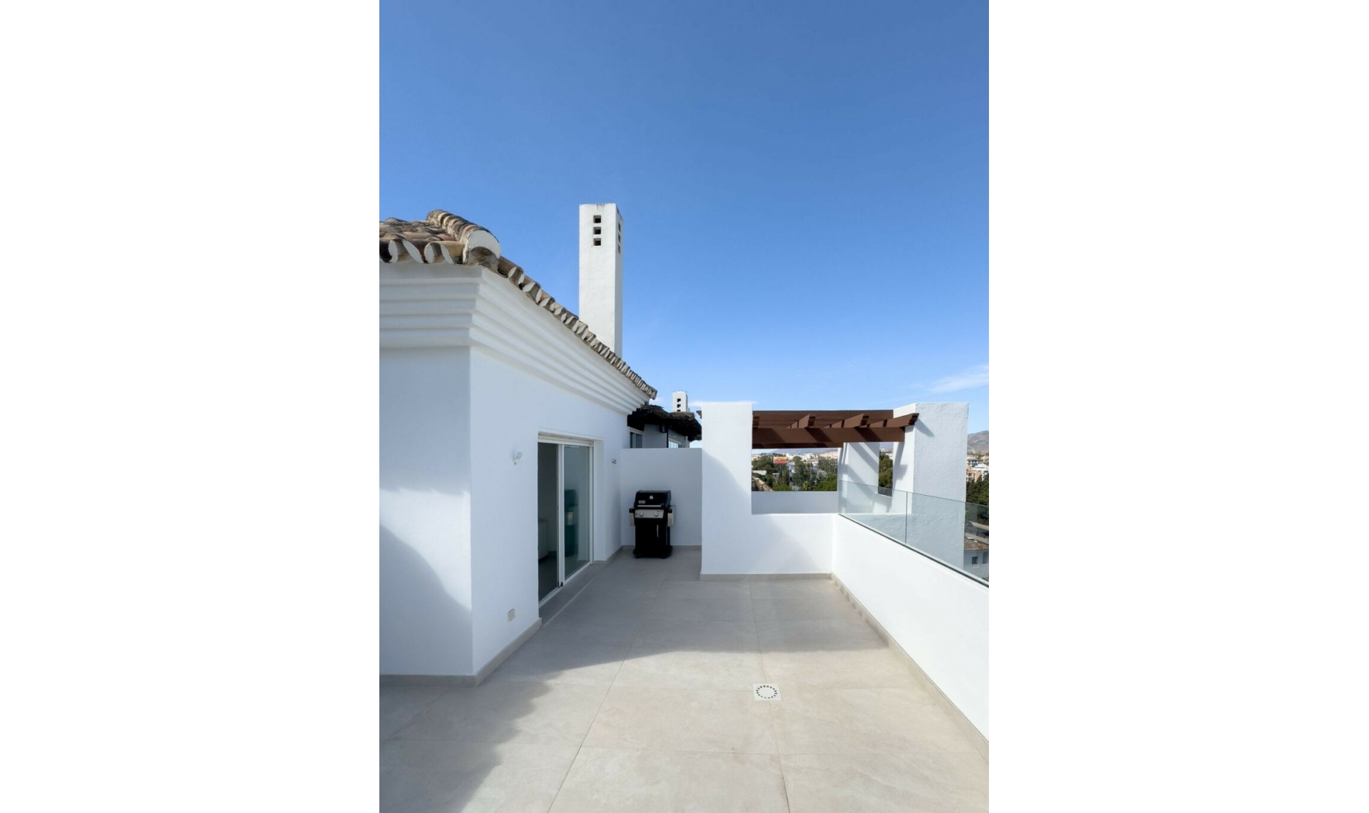 Resale - Apartment -
Puerto Banús