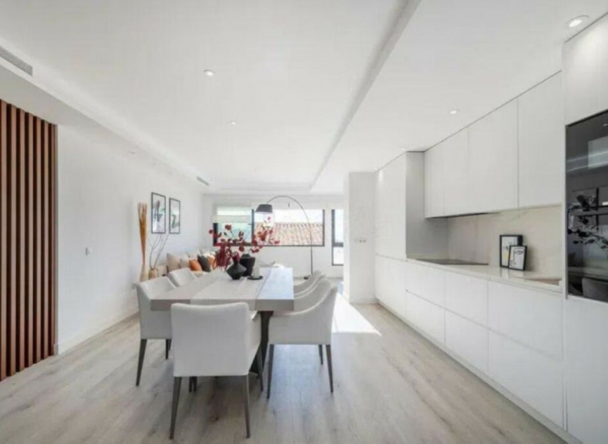 Resale - Apartment -
Puerto Banús