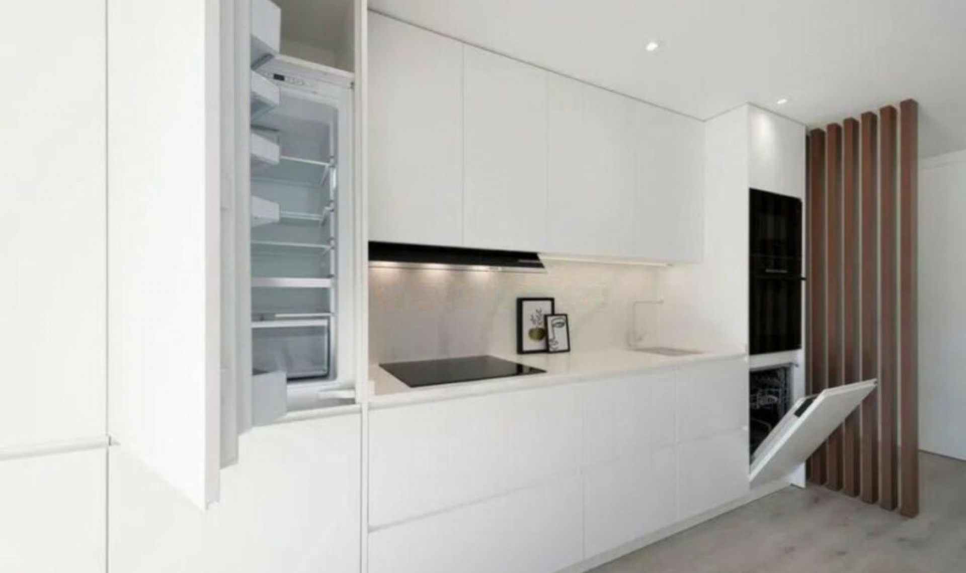 Resale - Apartment -
Puerto Banús