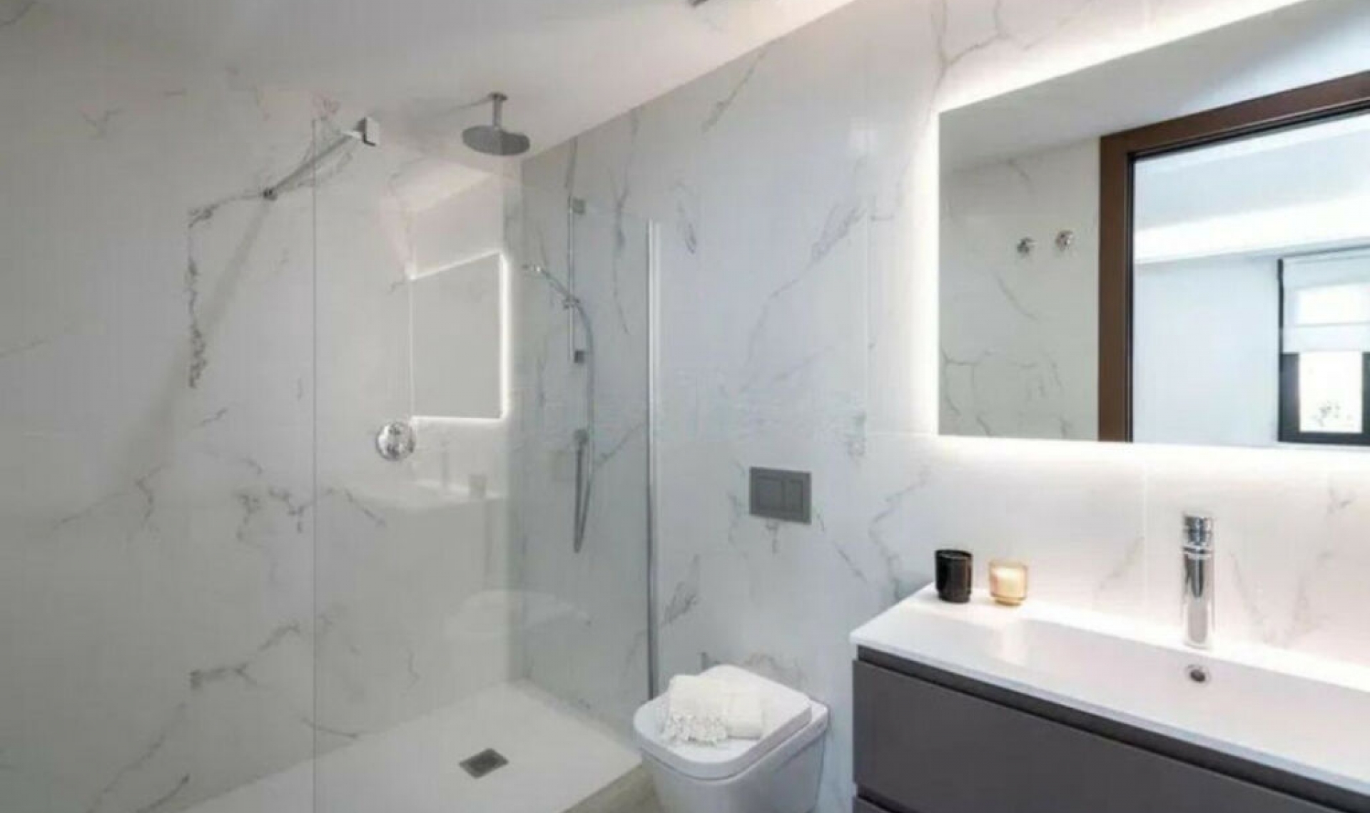 Resale - Apartment -
Puerto Banús