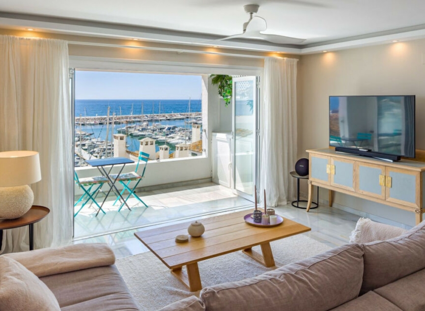Resale - Apartment -
Puerto Banús