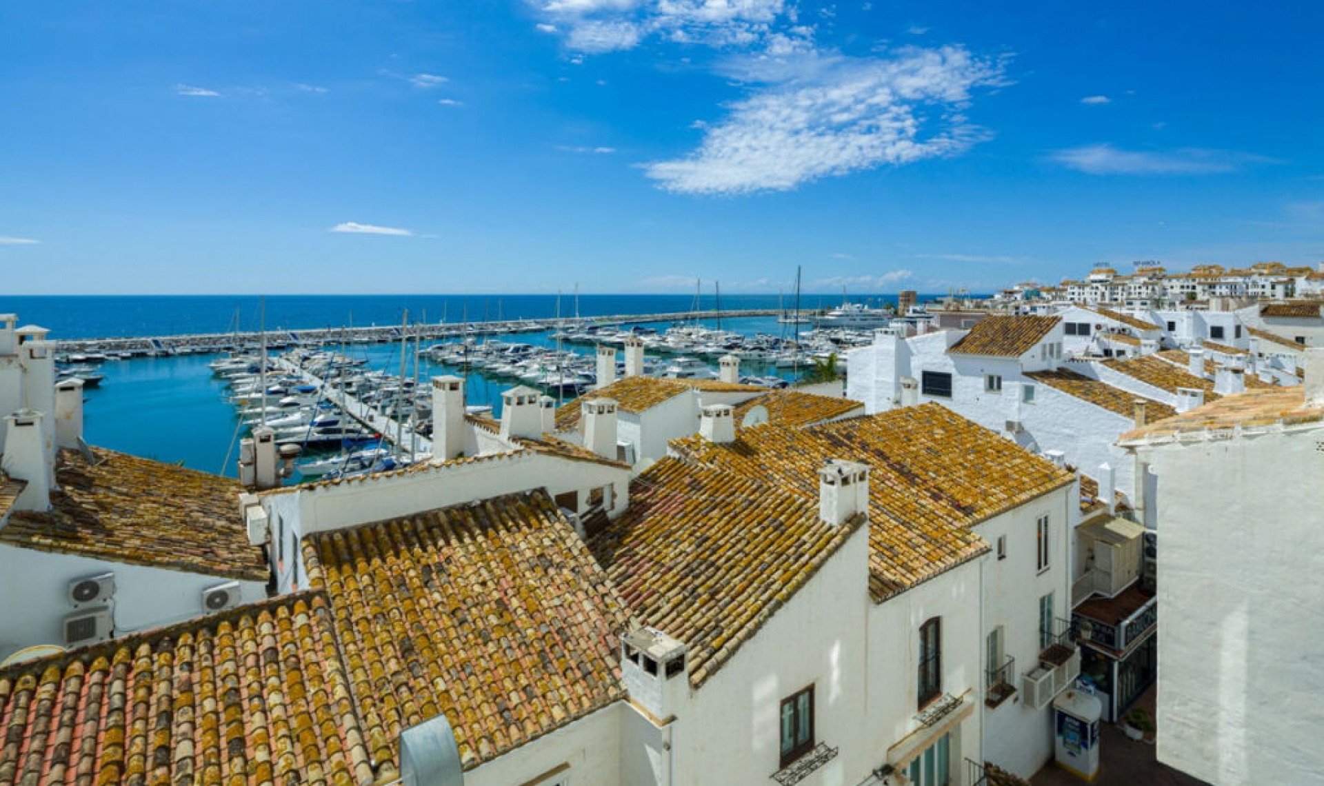 Resale - Apartment -
Puerto Banús