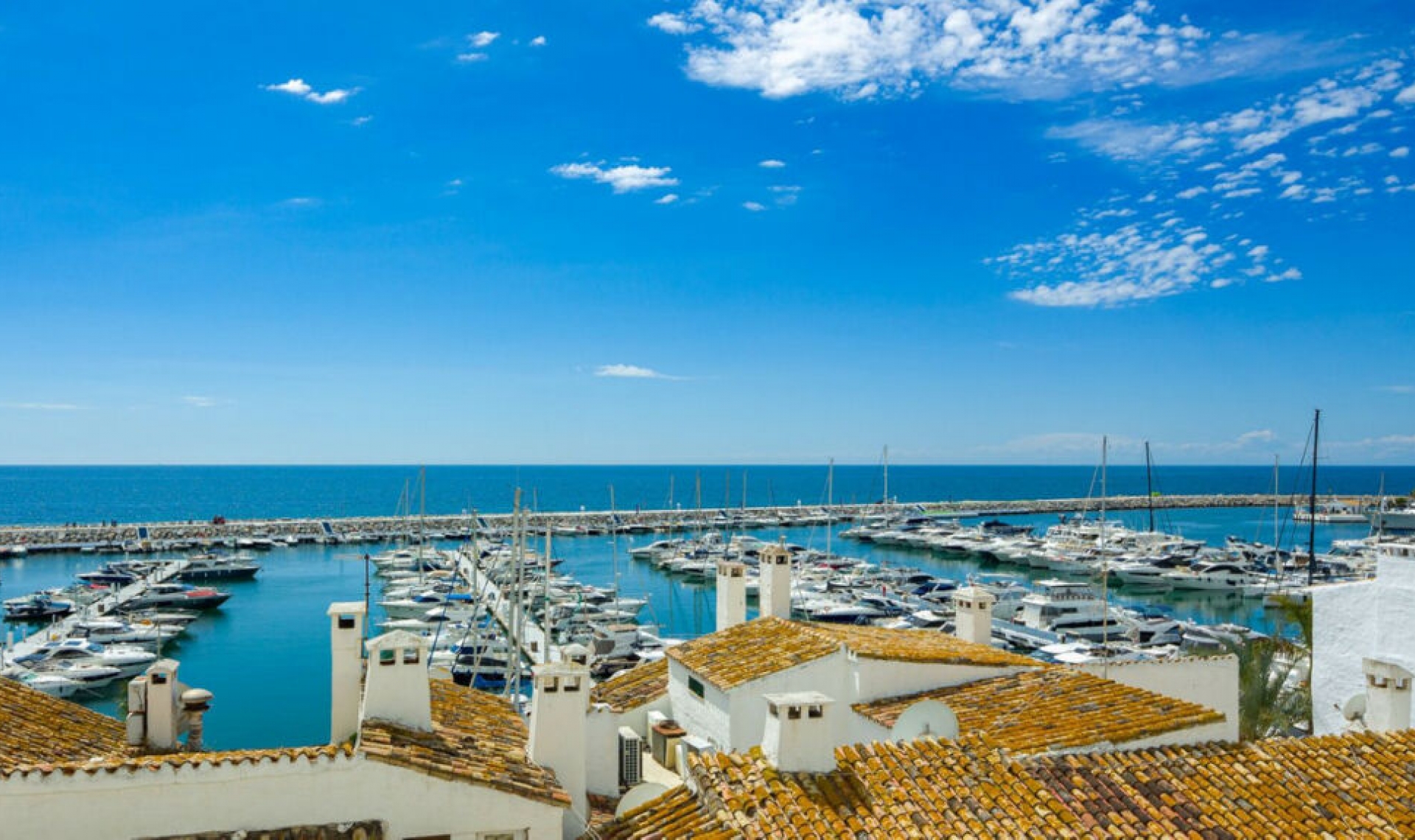Resale - Apartment -
Puerto Banús
