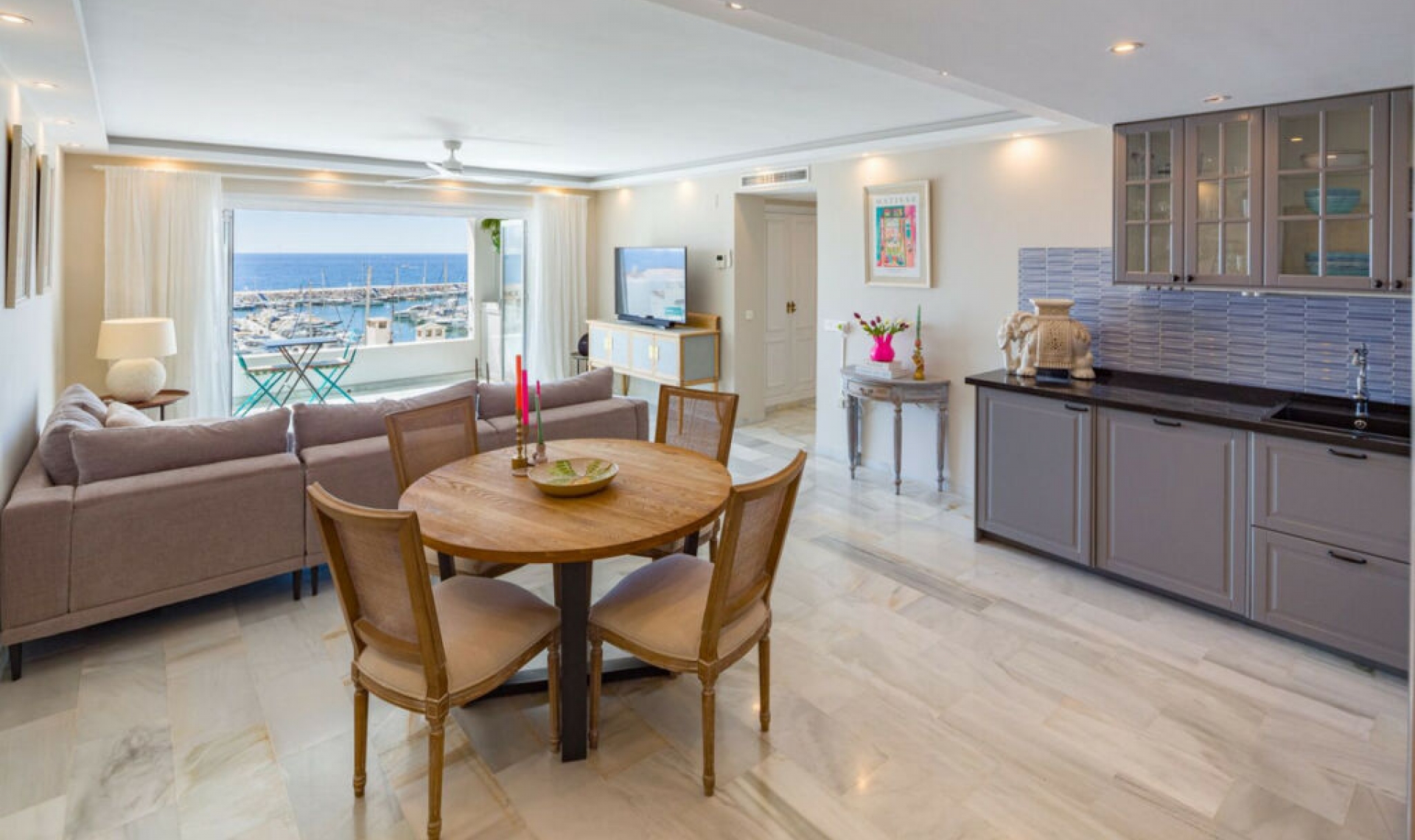 Resale - Apartment -
Puerto Banús