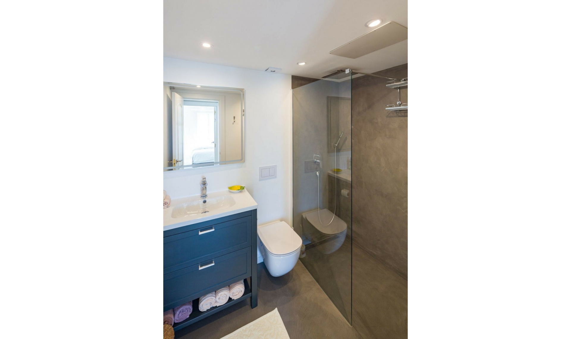 Resale - Apartment -
Puerto Banús