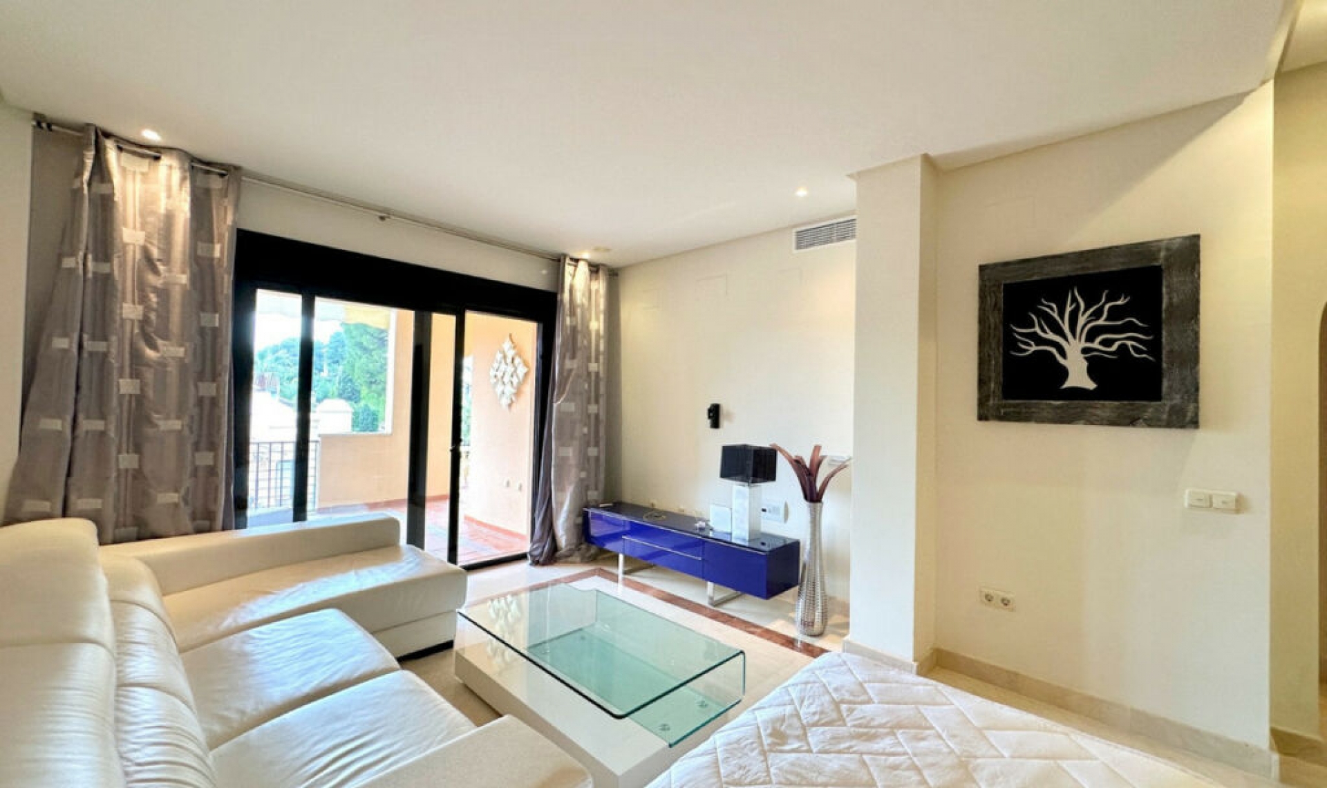 Resale - Apartment -
Puerto Banús
