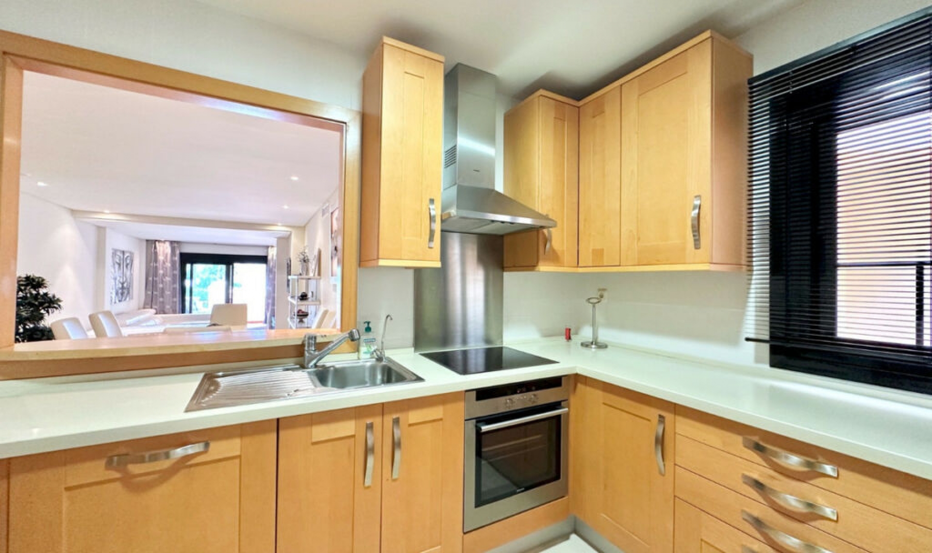 Resale - Apartment -
Puerto Banús