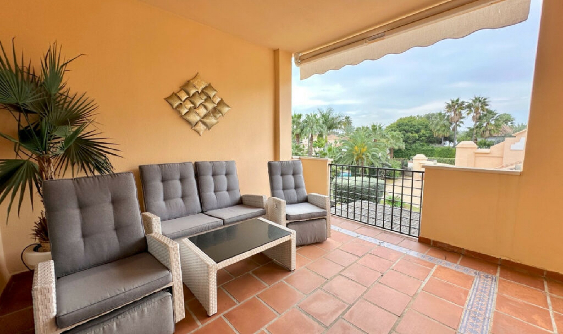 Resale - Apartment -
Puerto Banús