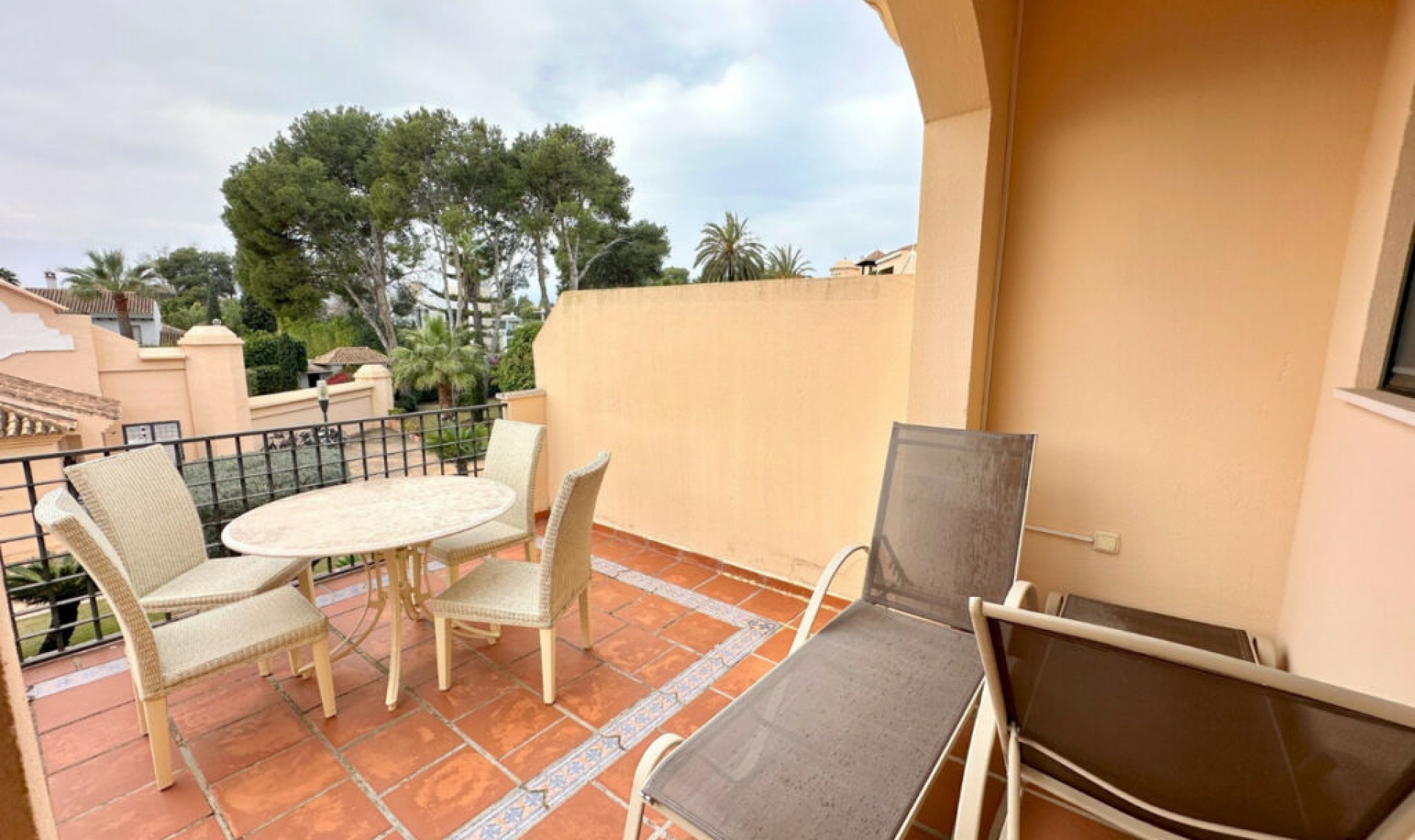 Resale - Apartment -
Puerto Banús