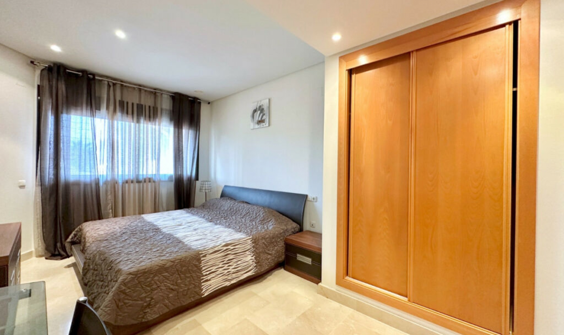 Resale - Apartment -
Puerto Banús