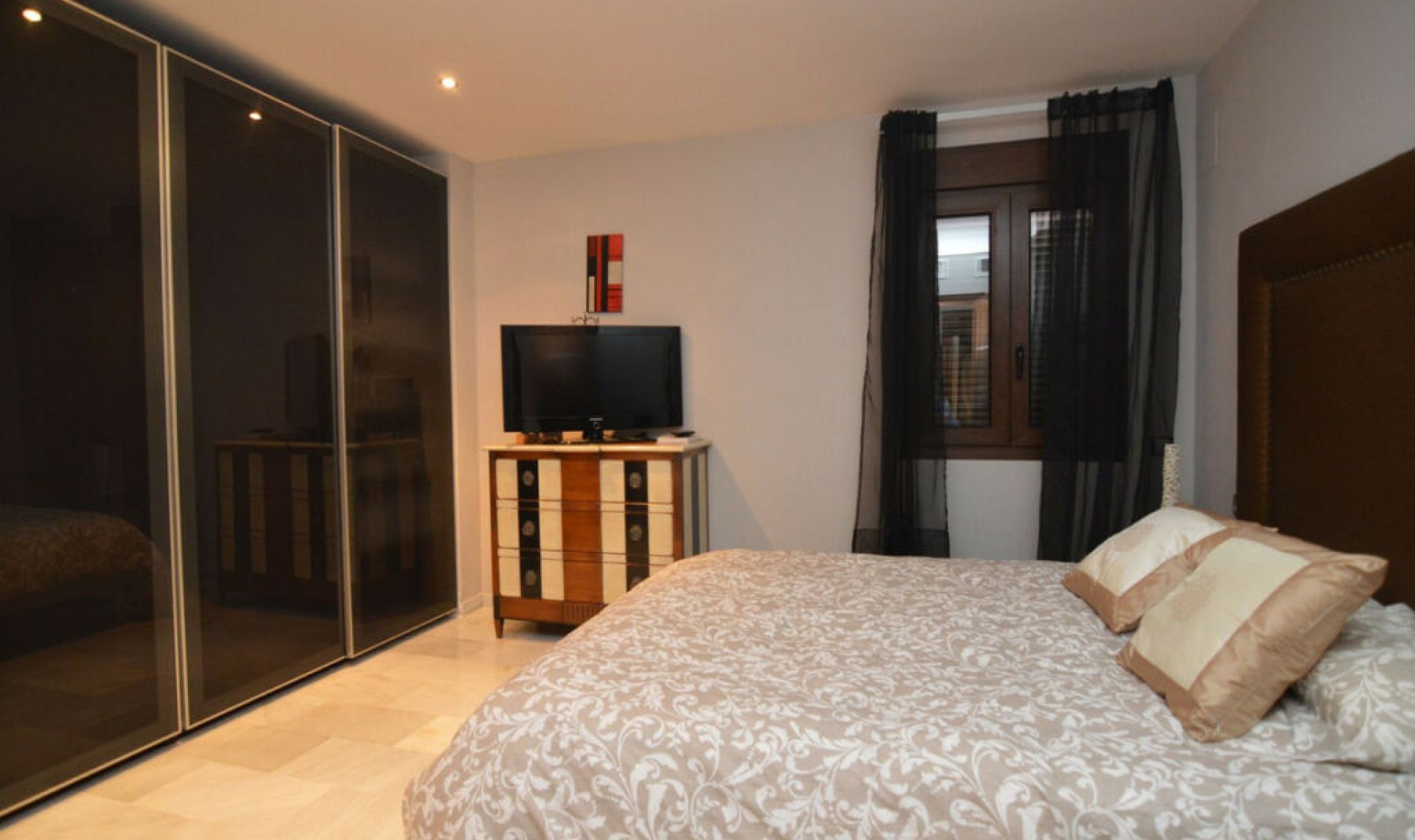 Resale - Apartment -
Puerto Banús