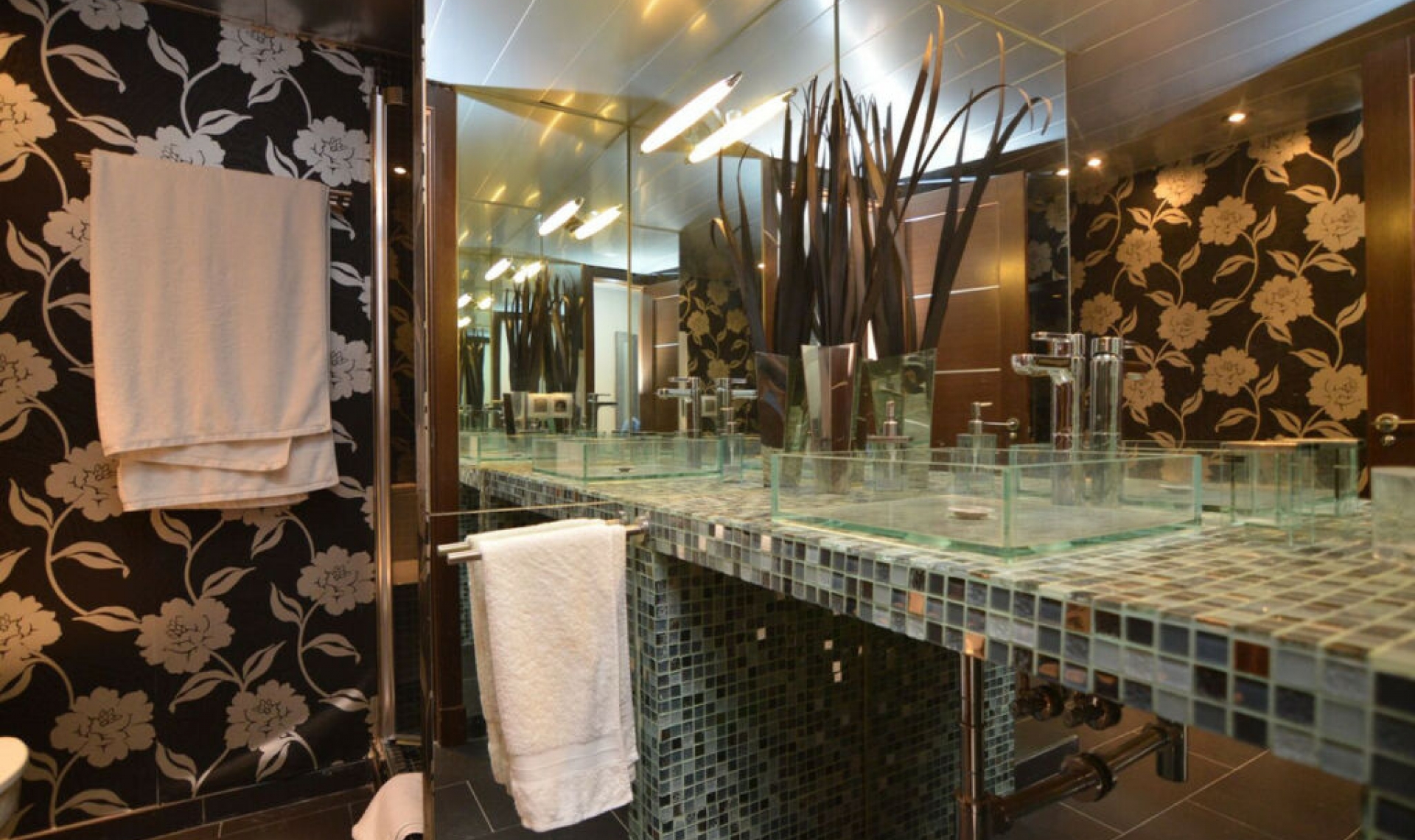 Resale - Apartment -
Puerto Banús