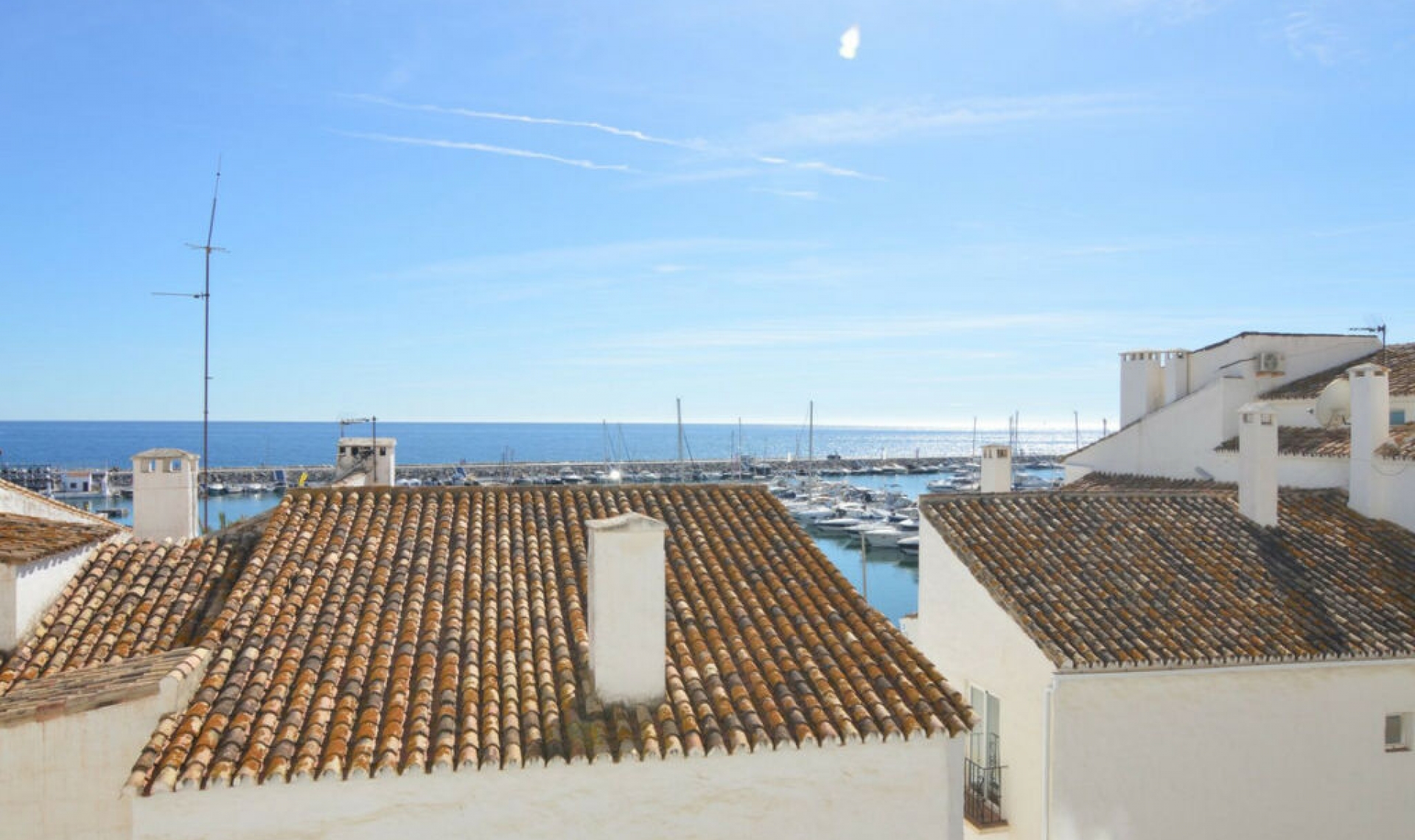 Resale - Apartment -
Puerto Banús