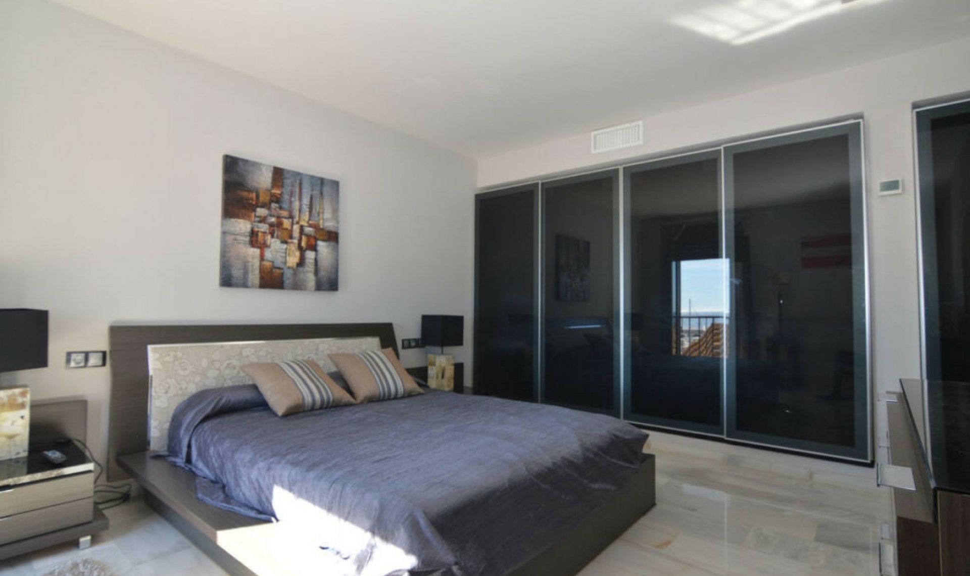Resale - Apartment -
Puerto Banús