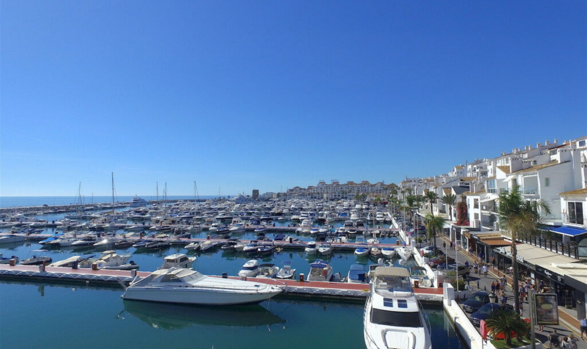 Resale - Apartment -
Puerto Banús